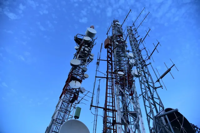 Proyecto Supercable Telecomunicaciones - Redes de fibra óptica y coaxiales
